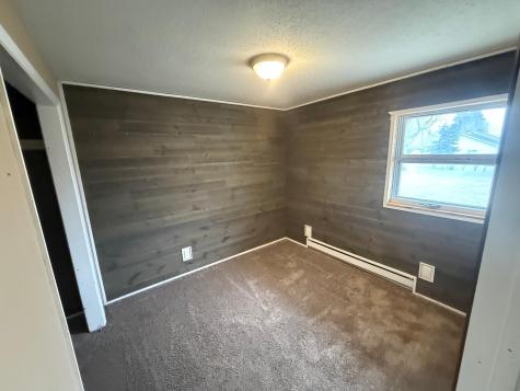 418 2nd Ave SW Hillsboro ND 58045