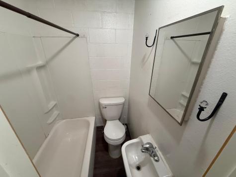 418 2nd Ave SW Hillsboro ND 58045