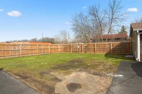 2269 11th Avenue E North Saint Paul MN 55109