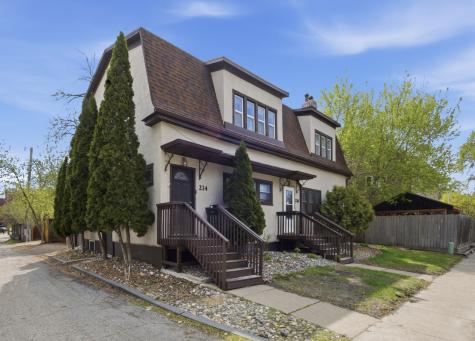 214-216 12th Street S Fargo ND 58103