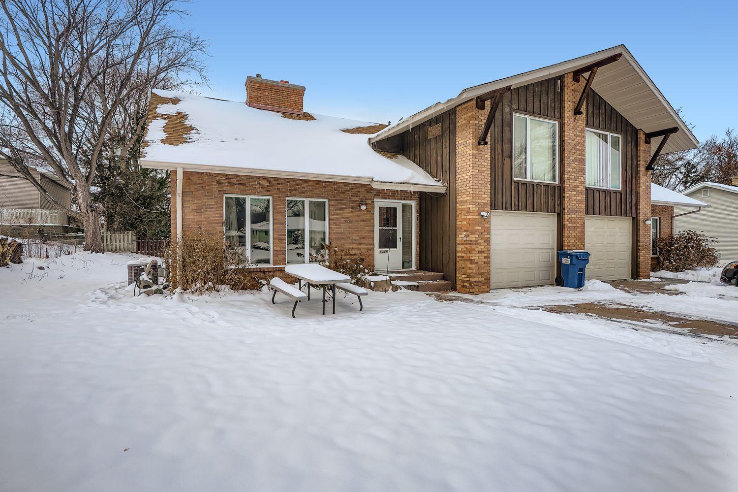 1745 Duluth Street Maplewood MN 55109