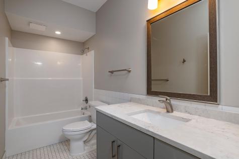 1106 Hawthorne Avenue E Saint Paul MN 55106