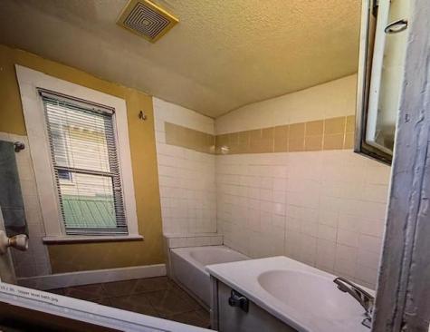 616 Monroe Street NE Minneapolis MN 55413