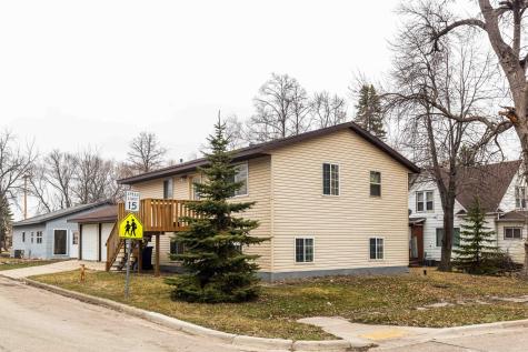 525 Bluff Street Enderlin ND 58027