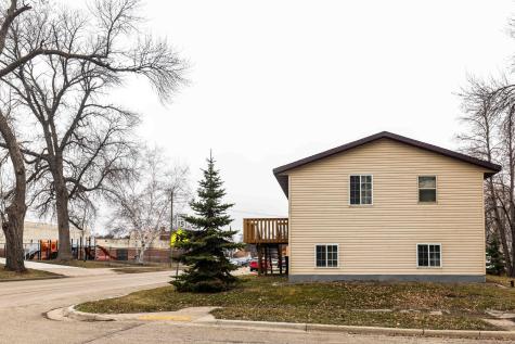 525 Bluff Street Enderlin ND 58027