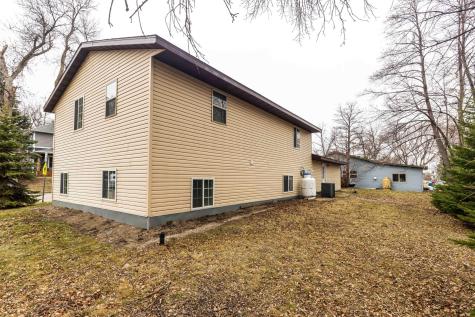 525 Bluff Street Enderlin ND 58027