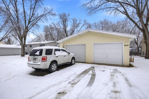 3307-3309 2nd Street N Fargo ND 58102