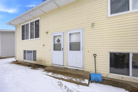 3307-3309 2nd Street N Fargo ND 58102