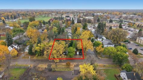 1002 9th Street S Moorhead MN 56560
