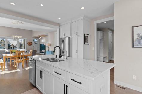 15668 Cobblestone Lake Parkway Apple Valley MN 55124