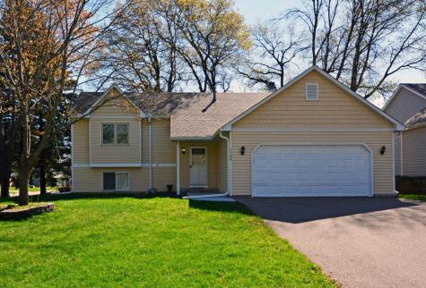 1799 Hilo Avenue N Oakdale MN 55128
