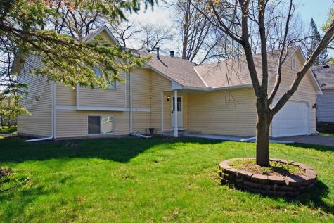 1799 Hilo Avenue N Oakdale MN 55128