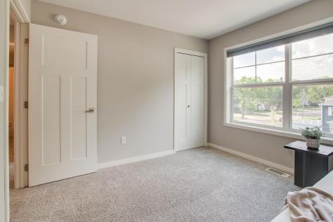628 10th Avenue N Fargo ND 58102