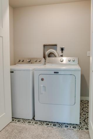 628 10th Avenue N Fargo ND 58102