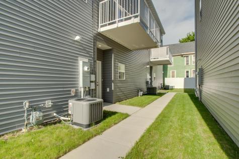 628 10th Avenue N Fargo ND 58102
