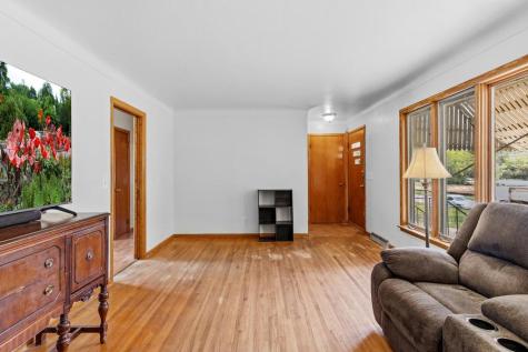6148 Upper 51st Street N Oakdale MN 55128