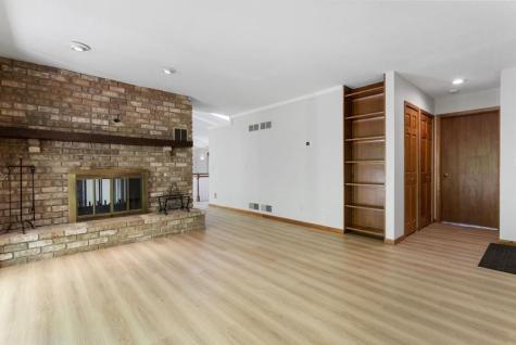1948 Crown Point Drive Mendota Heights MN 55118