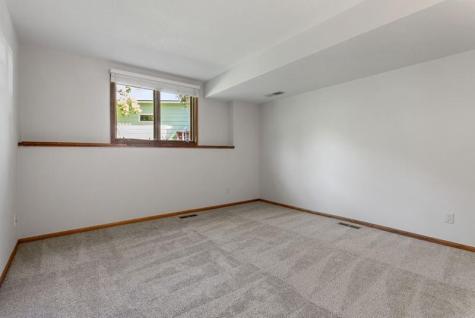 1948 Crown Point Drive Mendota Heights MN 55118