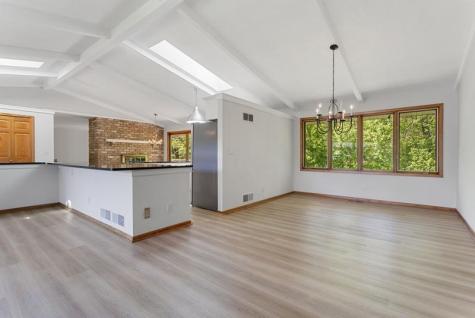 1948 Crown Point Drive Mendota Heights MN 55118