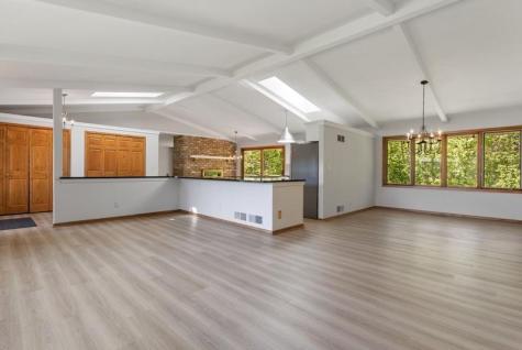 1948 Crown Point Drive Mendota Heights MN 55118