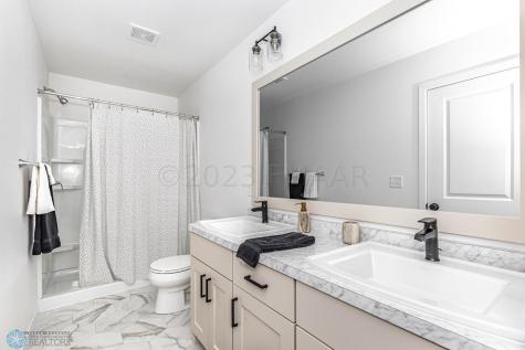 5808 Ellis Drive W West Fargo ND 58078