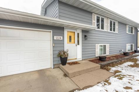 1224 Lenore Way Fergus Falls MN 56537