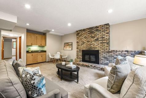 18710 28th Avenue N Plymouth MN 55447