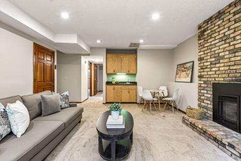 18710 28th Avenue N Plymouth MN 55447