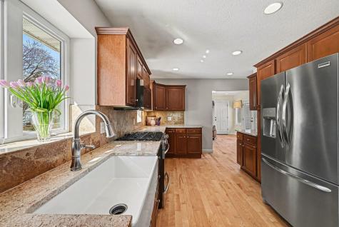 4713 Fairhills Road W Minnetonka MN 55345