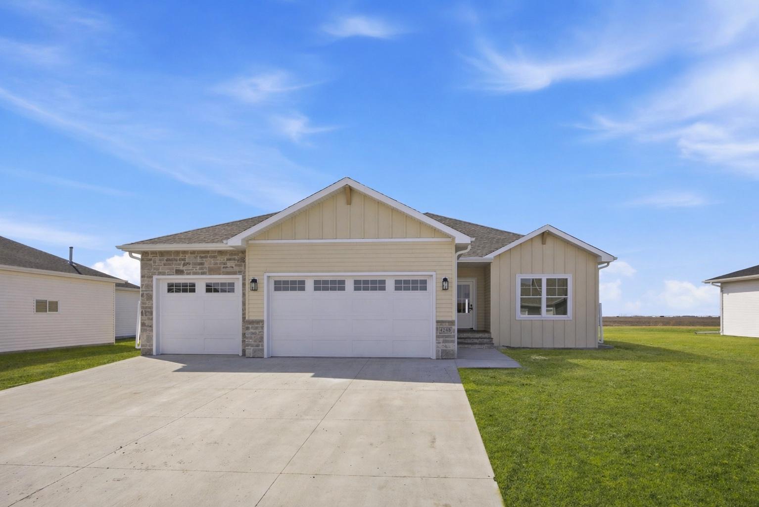 4288 Pine Parkway S Fargo ND 58104