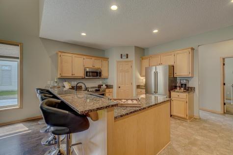 16807 Edinburg Way Lakeville MN 55024