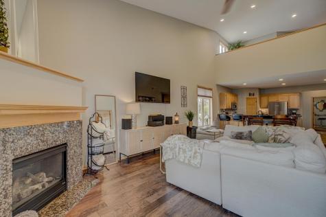16807 Edinburg Way Lakeville MN 55024