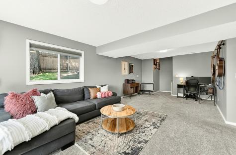 4956 4th Street NW Rochester MN 55901