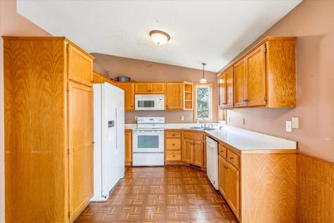 676 Joes Lake Road SE Cambridge MN 55008