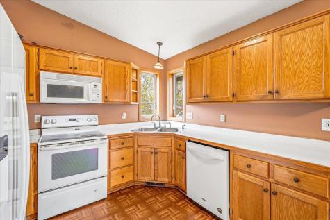 676 Joes Lake Road SE Cambridge MN 55008