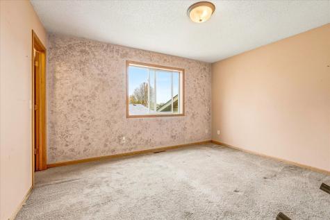 676 Joes Lake Road SE Cambridge MN 55008