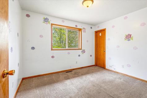 676 Joes Lake Road SE Cambridge MN 55008