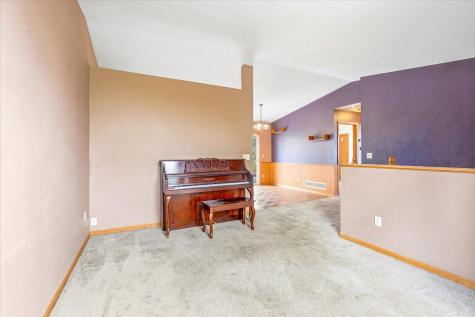 676 Joes Lake Road SE Cambridge MN 55008