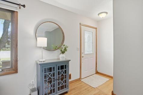3938 Blackhawk Circle Eagan MN 55122