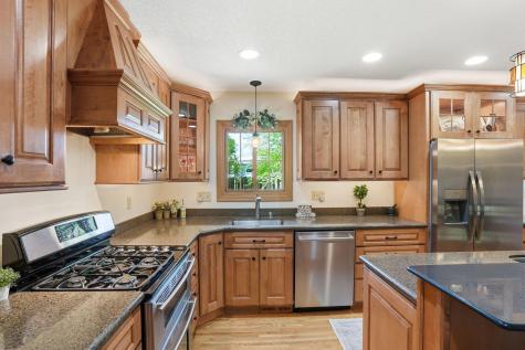 3938 Blackhawk Circle Eagan MN 55122