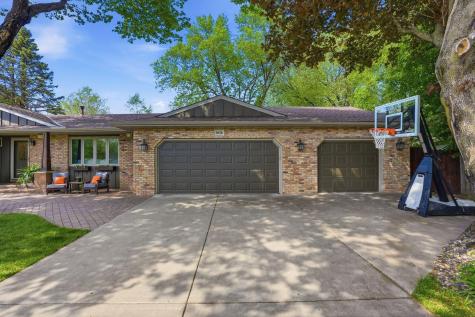 3938 Blackhawk Circle Eagan MN 55122