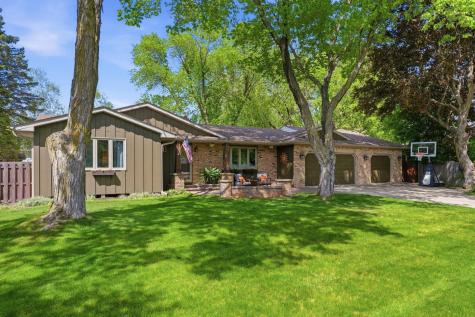 3938 Blackhawk Circle Eagan MN 55122