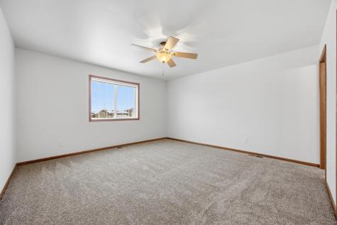 6204 56th Avenue S Fargo ND 58104