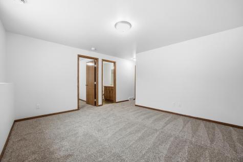 6204 56th Avenue S Fargo ND 58104