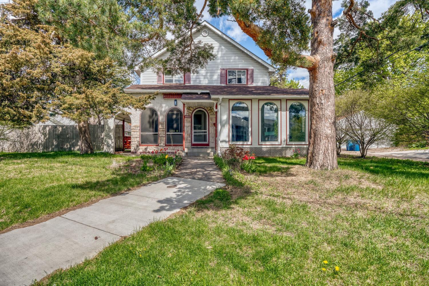 4450 38th Avenue N Robbinsdale MN 55422
