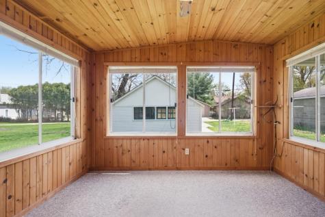 827 7th Avenue SW Faribault MN 55021