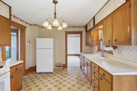 827 7th Avenue SW Faribault MN 55021
