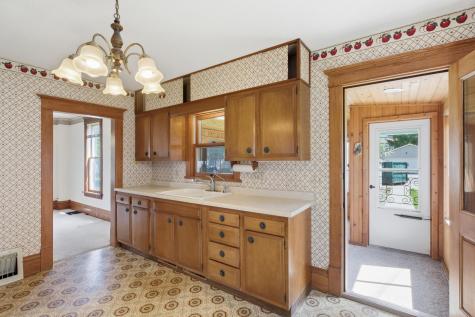 827 7th Avenue SW Faribault MN 55021