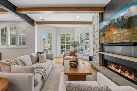 715 Rice Street E Wayzata MN 55391