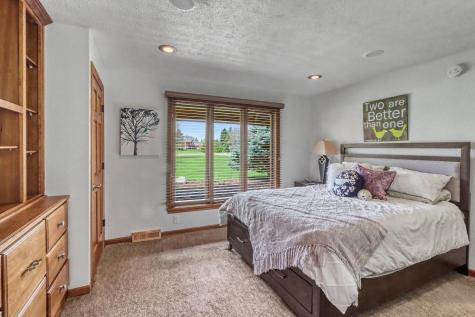 11 Briarwood Place Fargo ND 58104